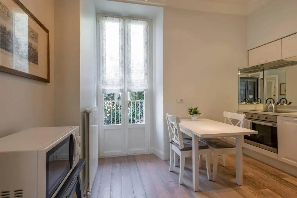 Il Giardino Garden View Apartment Milan